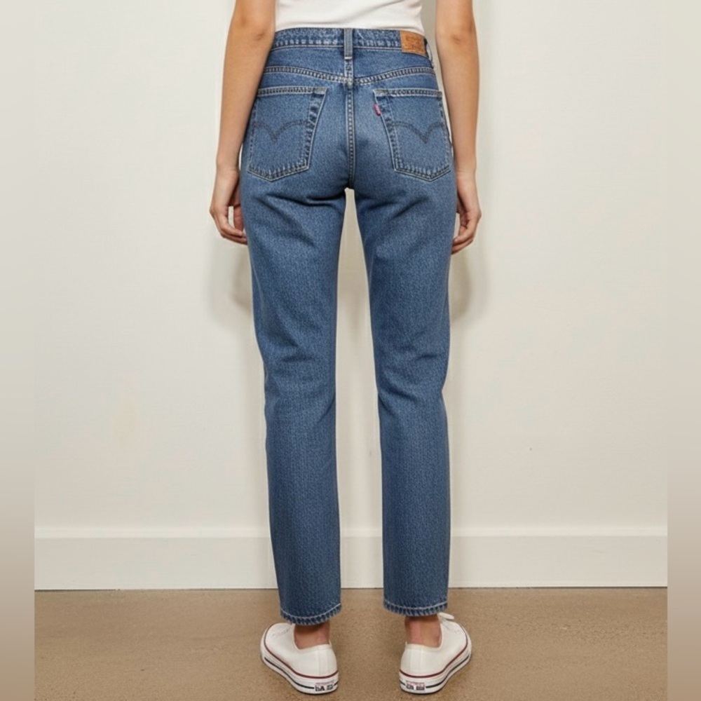Levi’s Vintage 1998 Red Tab 512 High Rise Slim Fit Straight Leg Mom Jeans